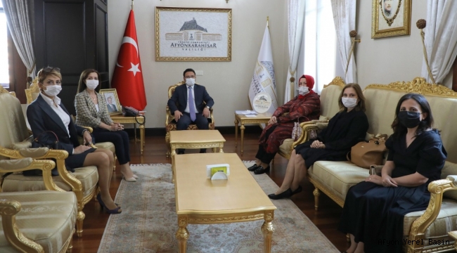 TOBB AFYONKARAHİSAR KADIN GİRİŞİMCİLER KURULU, VALİ ÇİÇEK’İ ZİYARET ETTİ