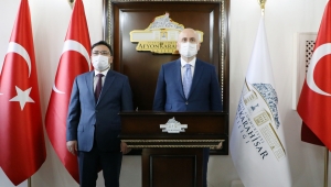Ulaştırma ve Altyapı Bakanı Karaismailoğlu, Vali Çiçek’i Ziyaret Etti