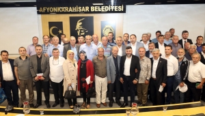 ZEYBEK BAŞKAN MUHTARLARIN GÜNÜNÜ KUTLADI