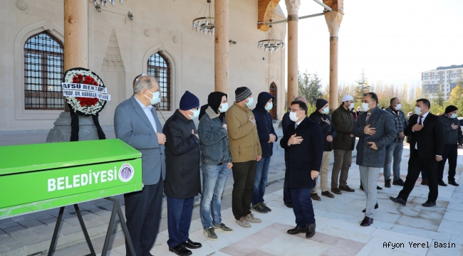 VALİ GÖKMEN ÇİÇEK CENAZE NAMAZINA KATILDI..