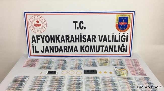 Sahte jandarmalar köylüyü dolandırdı..