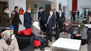 VALİ ÇİÇEK PARK HAYAT HASTANESİNİ ZİYARET ETTİ.