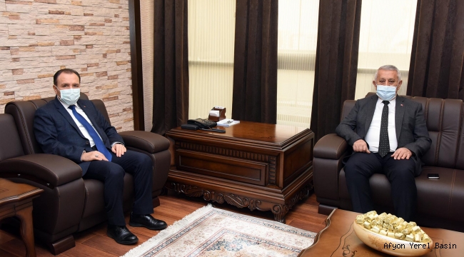 Başkan Zeybek'ten Rektör Karakaş'a Ziyaret