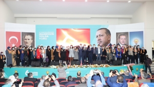 AK KADINLAR KONGREYE GİTTİ, ERTÜRK GÜVEN TAZELEDİ