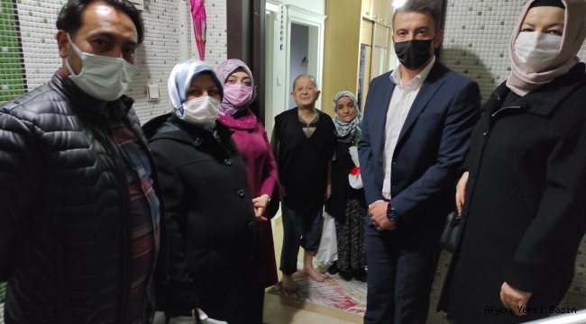 AK Parti heyetinden evliliği 40 yılı aşmış çiftlere ziyaret