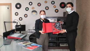 Ş. Münire Burcu’dan Kolaylı Radyo’ya Ziyaret