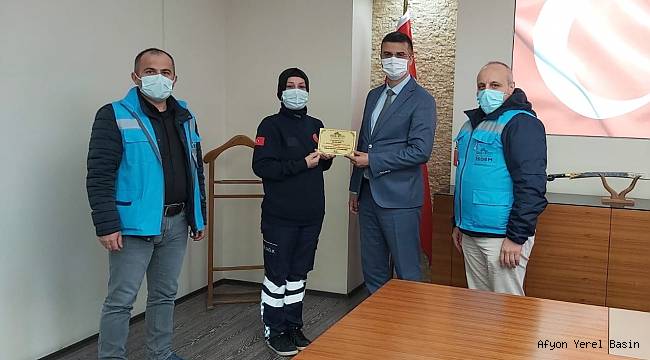 İl Sağlık Müdürlüğü İSDEM Ekiplerince Plaketle Ödüllendirildi