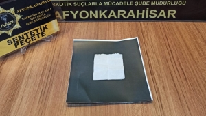 POLİS ZEHİR TÜCCARLARINI OTOGAR'DA YAKALADI..