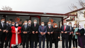 Vali Çiçek Emirdağ Kadın Kültür Market'in Açılışını Yaptı