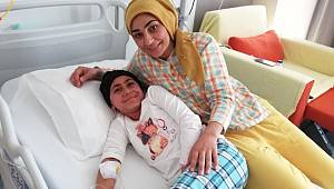 Anne-kız lösemiyi birlikte yendiler
