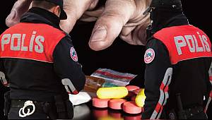 POLİS DİNAR'DA UYUŞTURUCU SATICISINI YAKALADI..