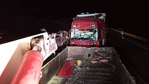 SANDIKLI'DA 4 TIR 1 OTOMOBİL ZİNCİRLEME KAZA YAPTI, 1 KİŞİ AĞIR YARALI.!