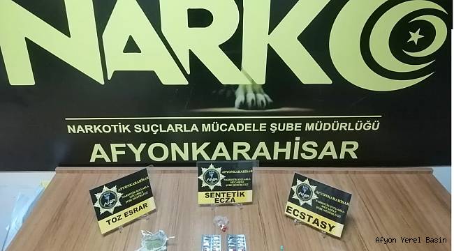 UYUŞTURUCU SATICILARINI POLİS OTOGAR'DA YAKALADI..