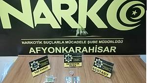 UYUŞTURUCU SATICILARINI POLİS OTOGAR'DA YAKALADI..