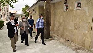 BAŞKAN ZEYBEK GAZİ MAHALLESİNDE İNCELEMELERDE BULUNDU..