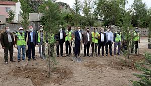 CİRİT KAYALIĞI MİLLET BAHÇESİNİN İLK FİDANLARI TOPRAKLA BULUŞTU
