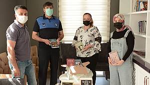 Dinar Belediyesin’den Kadın Kültür evine kitap desteği 