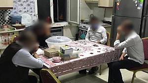 EVDEKİ KUMARCILARA POLİS BASKINI..!