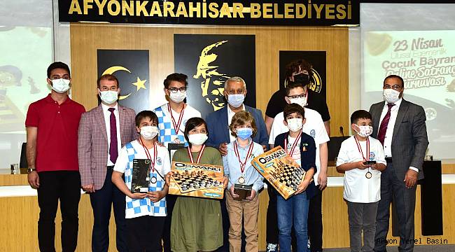 ONLİNE SATRANÇ TURNUVASINDA ÖDÜLLER SAHİPLERİNİ BULDU
