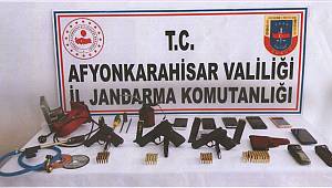 Sandıklı'da Ruhsatsız Silah Operasyonu