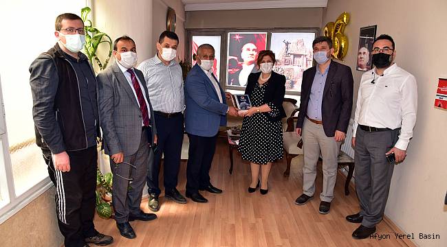 ZEYBEK BAŞKAN´DAN GÜN FM´E ZİYARET