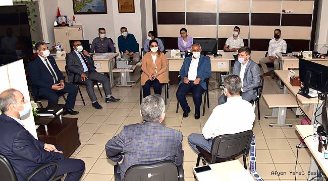 ZEYBEK BAŞKAN´DAN PERSONELİNE BAYRAM ZİYARETİ