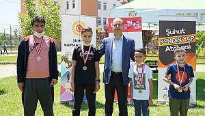 Başkan Bozkurt 2.Akıl ve Zeka Oyunları Turnuvası Ödül Törenine Katıldı