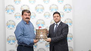 Dinar Orman İşletme Müdürü Akoğlanoğlu’ndan Başkan Sarı’ya veda ziyareti