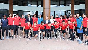 Vali Çiçek’ten Ampute Milli Takımına Destek 