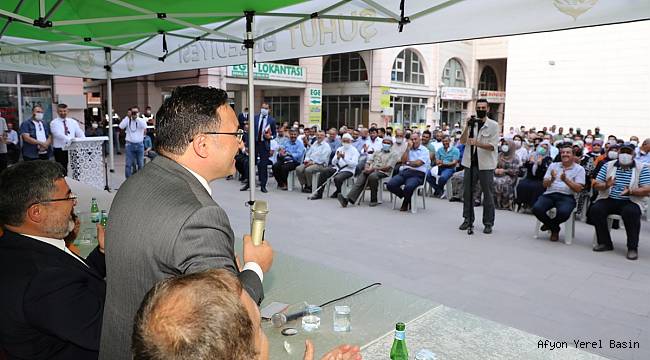 Vali Gökmen Çiçek İlçelerde Vatandaşlarla Bayramlaştı.