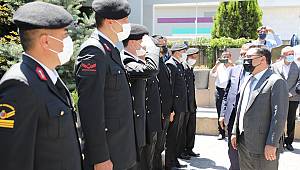 VALİ GÖKMEN ÇİÇEK JANDARMA PERSONELİNİN BAYRAMINI KUTLADI..