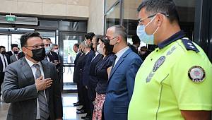 VALİ GÖKMEN ÇİÇEK POLİS TEŞKİLATININ BAYRAMINI KUTLADI..