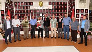 ZEYBEK BAŞKAN´DAN ŞEHİT AİLELERİ DERNEĞİNE ZİYARET