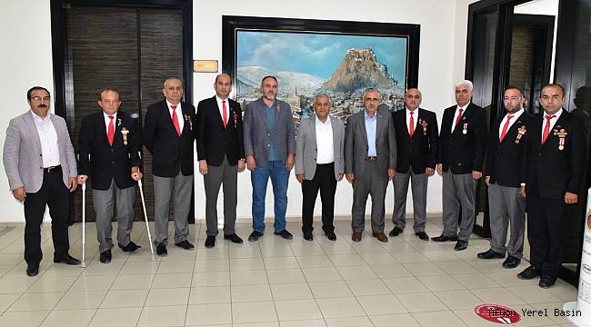 ZEYBEK BAŞKAN ŞEHİT AİLELERİ DERNEĞİNİ KABUL ETTİ