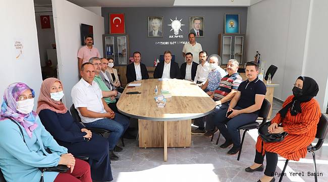 AK PARTİ HEYETİ İLÇELERE ÇIKARMA YAPTI