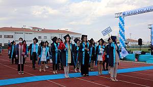 AKÜ Mezuniyet Törenlerinin 2. Gününde Bin 265 Öğrencisini Geleceğe Uğurladı