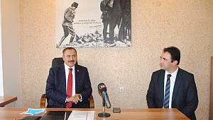 Bakan Eroğlu Gazeteciler Cemiyeti’nin üyesi