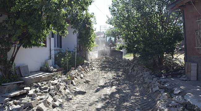 Çay İlçesi Ali İhsan Paşa Mahallesinde Yollar Yenileniyor