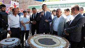 Şifalı Aşureler Vatandaşlara İkram Edildi