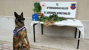 UYUŞTURUCU MADDE SATAN BABA VE OĞUL YAKALANDI.