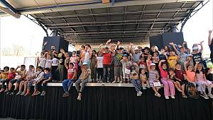 “YUNUSLA YÜRÜRKEN” ADLI TİYATRO OYUNU SANDIKLI'DA SAHNELENDİ”