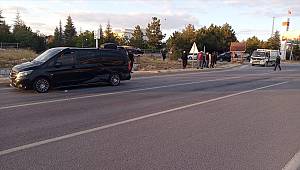 AK PARTİ İL BAŞKANI VE BERABERİNDEKİLER TRAFİK KAZASI YAPTI..