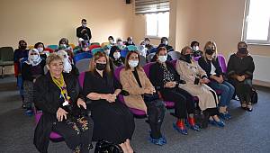 “Kadın isterse bir eliyle beşiğini, bir eliyle de dünyayı sallar”