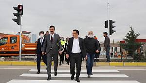 RECEP TAYYİP ERDOĞAN LİSESİ ÖNÜNDE GÜVENLİ GEÇİŞ SAĞLANDI..