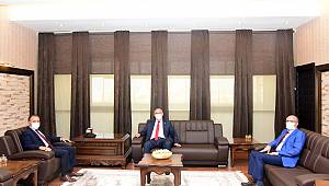 Rektör Karakaş’a Mevkidaşı Savaş’tan Ziyaret