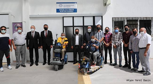 Vali Gökmen Çiçek Engelsiz Kur’an Kursu’nu ziyaret etti..