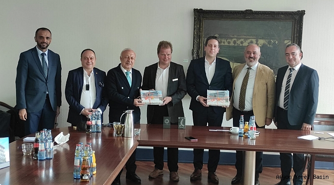 AFYON HEYETİ, DÜSSELDORF TİCARET VE SANAYİ ODASI’NI ZİYARET ETTİ