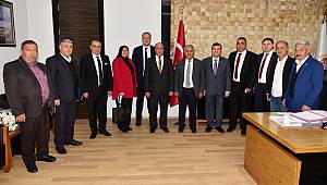 BAŞKAN MEHMET ZEYBEK´E MUHTARLARDAN ZİYARET