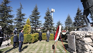 Cumhuriyetin 98. Yılı Nedeniyle Atatürk Anıtı’na Çelenk Sunuldu