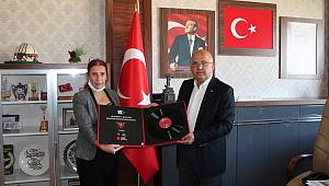 MÜNİRE BURCU’DAN BAŞKAN BURHANETTİN ÇOBAN’A İADE-İ ZİYARET